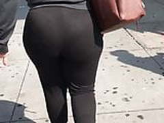 Culito rico caminando en la calle 2 Online | xvideosearch.com