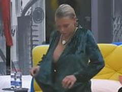 donatella oops Full Video | xvideosearch.com