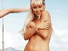 Genevieve Morton - spinning in bikini, November 23 2019 Full Video | xvideosearch.com