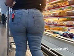 Phat Booty MILF In Tight Jeans HD | xvideosearch.com