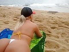 Patricia Ferrara na praia rabo pra cima HD | xvideosearch.com