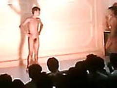 Nanga stage dance Bollywood gaanne par Hot Clip | xvideosearch.com