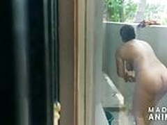 Indian mom bathing Hot Clip | xvideosearch.com