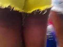 Gostosinha de amarelo HD | xvideosearch.com