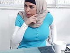 Excuse me thats my boyfriend Free XXX | xvideosearch.com