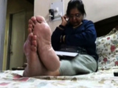 Candid hot feet (soles and toes) Free XXX | xvideosearch.com