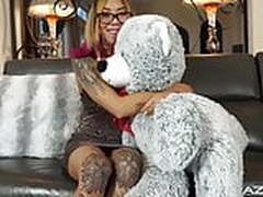 TINY KIM GETS HOT AND NASTY WITH DILDO AND FINGERS HER ASS Free XXX | xvideosearch.com