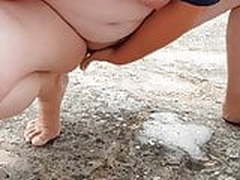 BBWmasturbates in the garden Free XXX | xvideosearch.com