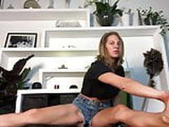 Pr. Beauty Milf Yoga Legs