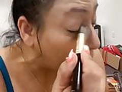 Putting on makeup HD | xvideosearch.com