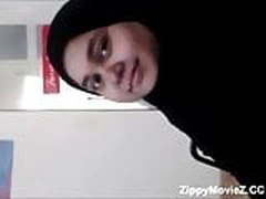 Hindu man press muslim women boobs and fuck by uncut land HD | xvideosearch.com