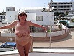 Woman naked on hotel roof Hot Clip | xvideosearch.com