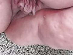 Fette BBW verteilt pisse und fotzenschleim im Hausflur HD | xvideosearch.com