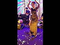 Simge Sagin Hips and Legs on Stage 02 HD | xvideosearch.com