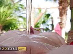 Hot And Mean - Carolina Sweets Maserati - Pool Toy Online | xvideosearch.com