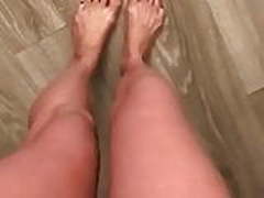 Kaili Thorne filming her own nice legs Online | xvideosearch.com