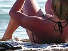 2 bonnasses a la plage Free XXX | xvideosearch.com