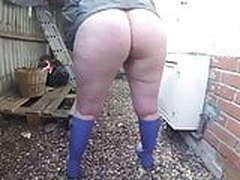 Flashing Outdoors in the Yard in Wellingtons Hot Clip | xvideosearch.com