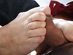 Little footjob Online | xvideosearch.com
