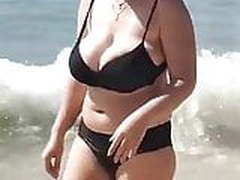 Big jiggly tits in bikini teen beach voyeur Online | xvideosearch.com