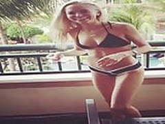 Portia Doubleday in bikini HD | xvideosearch.com