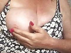 Mature slut shakes and plays her huge saggy tits HD | xvideosearch.com