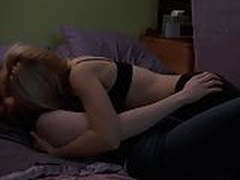 Lauren Ambrose and Mena Suvari - Six Feet Under s4e08 02 Free XXX | xvideosearch.com