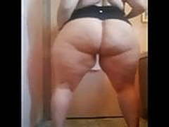 Nice lil strip de nalgona madura Hot Clip | xvideosearch.com